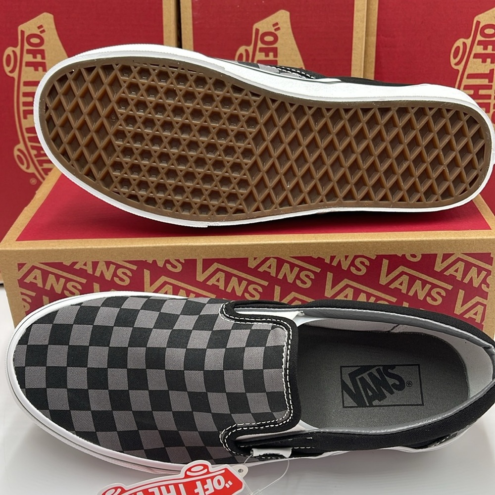 Vans WMNS Classic Slip-On Black/Pewter Checkerboard 
VN000EYEBPJ
Sneakers - Picture 4 of 16